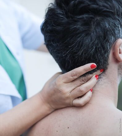 Séance d’ostéopathie énergétique à Hyères – soin holistique et détente